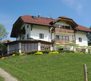 Ferienwohnungen im See Cafe Toni Rimsting