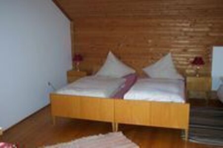 Bild-2. Doppelzimmer Urlaub auf dem Bauernhof, Seiml-Hof, Obing