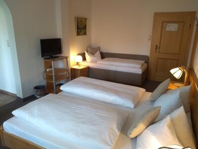 Bild-Dreibettzimmer Pension, Hotel Pension Lindenhof, Prien am Chiemsee