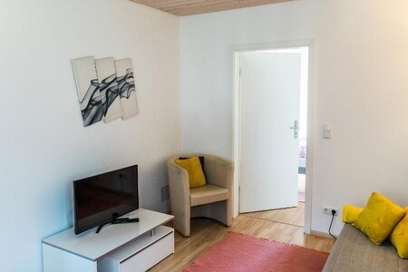 Bild-Ferienwohnung 2 mit 50qm Ferienwohnung, Ferienwohnungen Irmi & Otto Heitauer, Gstadt - Gollenshausen
