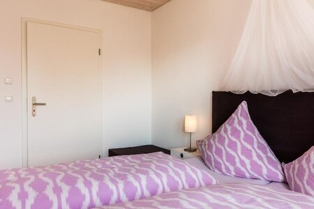 Bild-Ferienwohnung 2 mit 50qm Ferienwohnung, Ferienwohnungen Irmi & Otto Heitauer, Gstadt - Gollenshausen