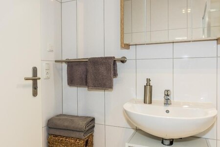 Bild-Ferienwohnung 2 mit 50qm Ferienwohnung, Ferienwohnungen Irmi & Otto Heitauer, Gstadt - Gollenshausen