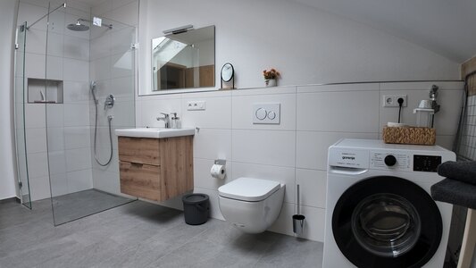 Bild-12  Ferienwohnung, Tag-Hof  Ferienwohnungen Summerer, Prien am Chiemsee